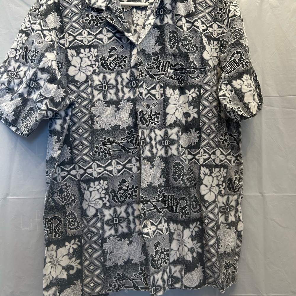Black and White Casual Button Down Shirt with Hawaiian Patterns